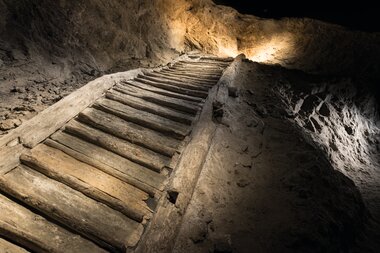 Salzwelten Hallstatt Prähistorisch älteste Holzstiege  | © Bergauer 