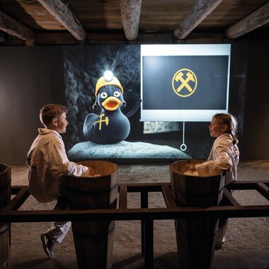 Kinder bei Kinderführung bei Perkufen | © Bergauer Sally Kinderführung Perkufe | © Bergauer