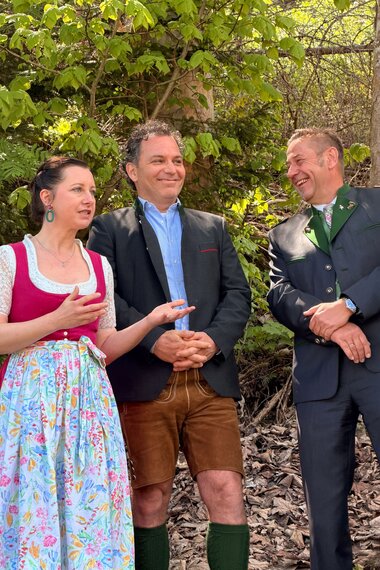 Salzwelten Altaussee Einweihung Barbaradenkmal Geschäftsführung Barbara Winkelbauer & Torsten Pedit und Vorstand Kurt Thomanek  | © ©Salzwelten Grögler 
